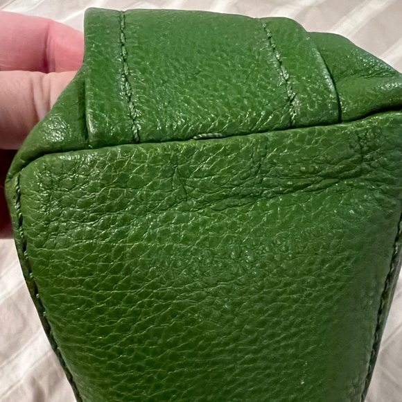 Michael Kors green leather shoulder bag, gorgeous, soft green leather - Picture 3 of 6